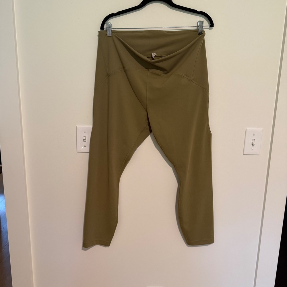 Lululemon High Rise Leggings Olive Green Size 16 LW5DJTS